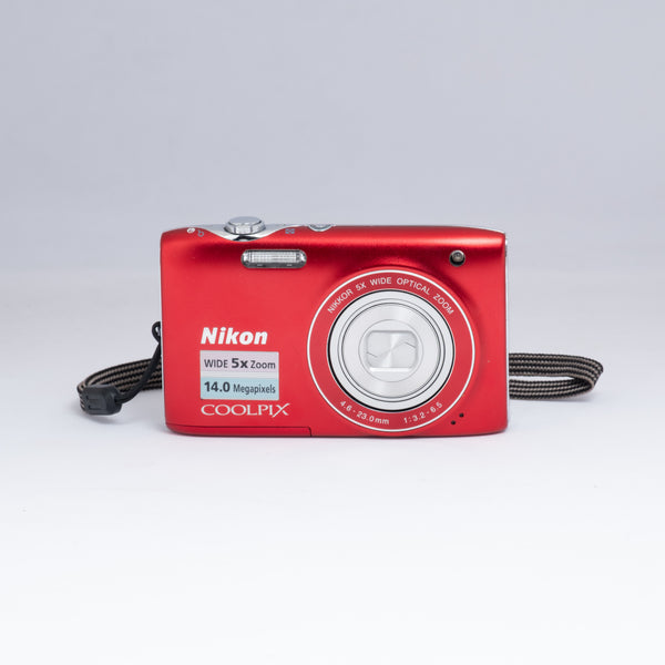 nikon-coolpix-s3100-digital-camera front