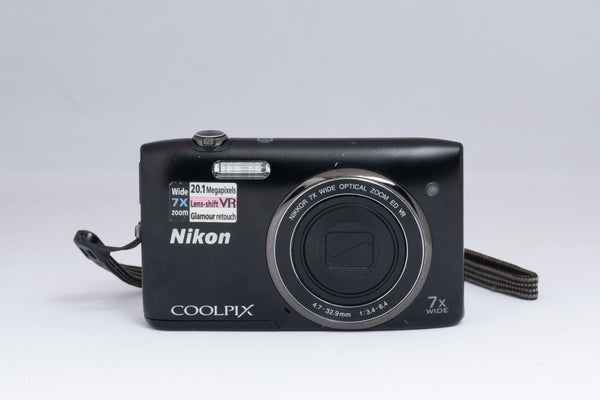 NIKON COOLPIX S3500 black digital camera — front view