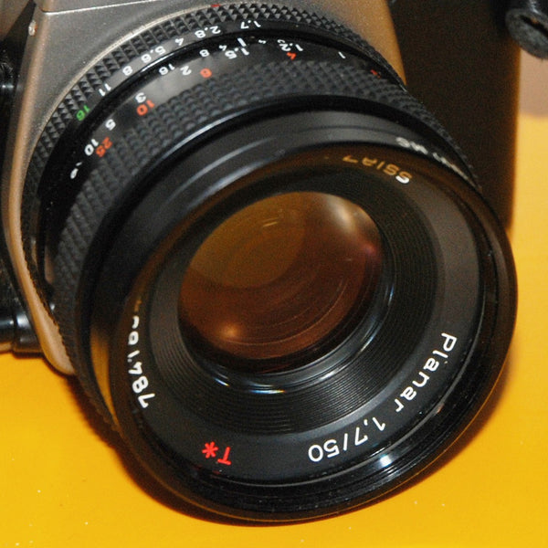 Carl Zeiss Planar 50mm f/1.7 T*. Photo via Wikimedia Commons, public domain (placeholder until GPP shoot)