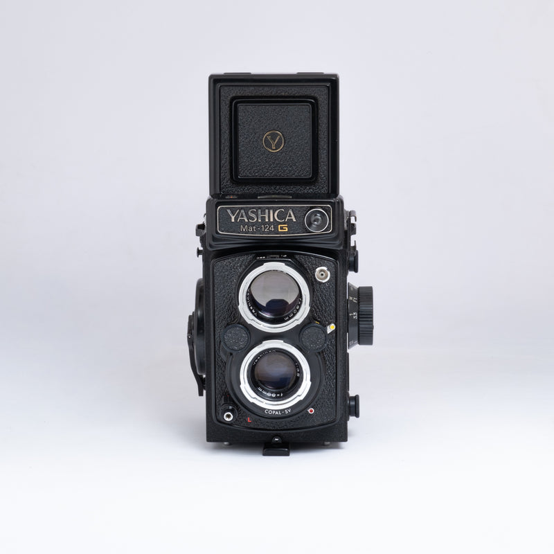 Yashica MAT-124G