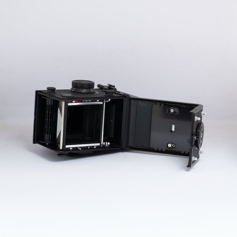 Yashica Mat-124G — back · view 3